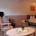 Hotel-restaurant Walkmuehle ホテル Usingen